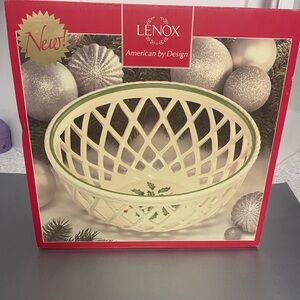 Lenox Holiday Christmas Porcelain 10.25” Open Weaver Bread Basket - NIB -